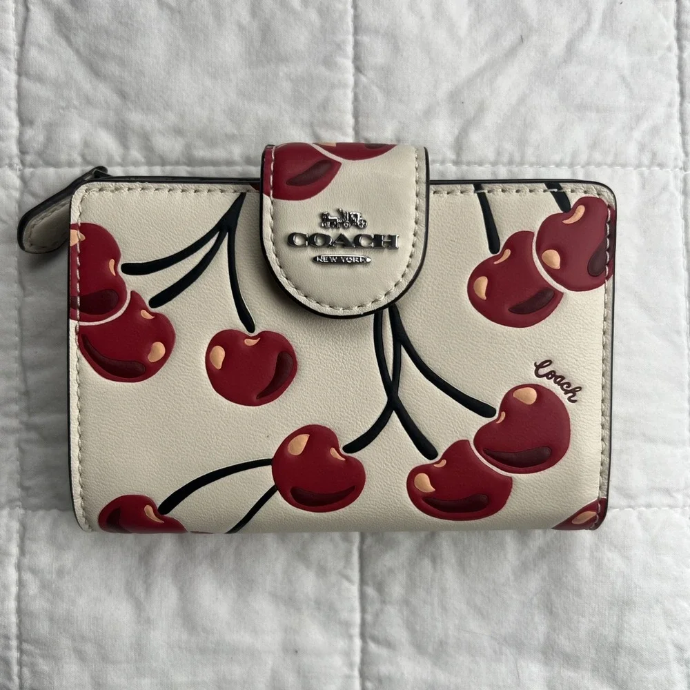 COACH CZ762 Women's Medium Corner Zip Wallet With Cherry ๐ Print Smooth Leather - Picture 1 of 10